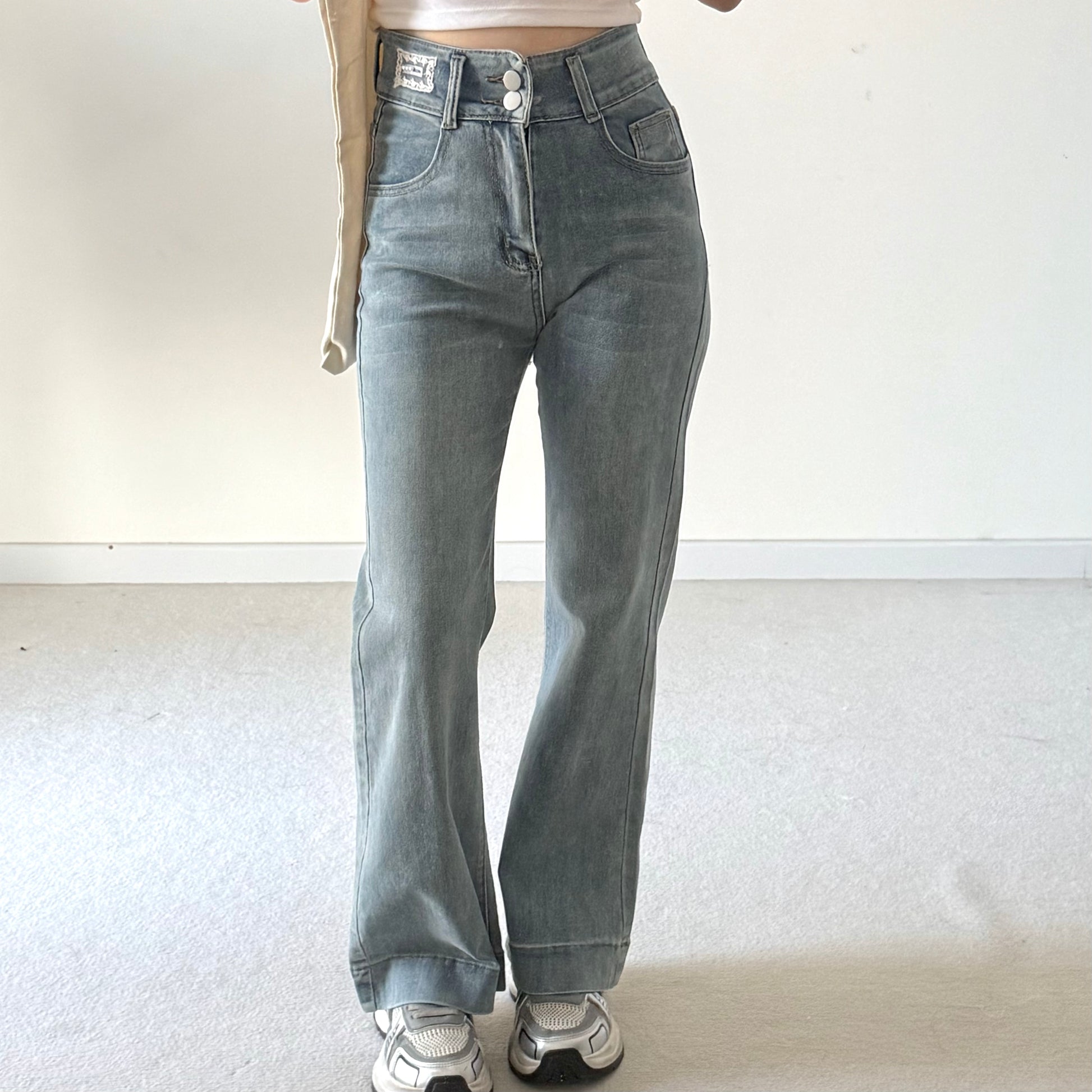 High Waist Slim Strech Fitted Jeans腰头拼接蕾丝双扣高腰微喇牛仔裤 （JUL2507）