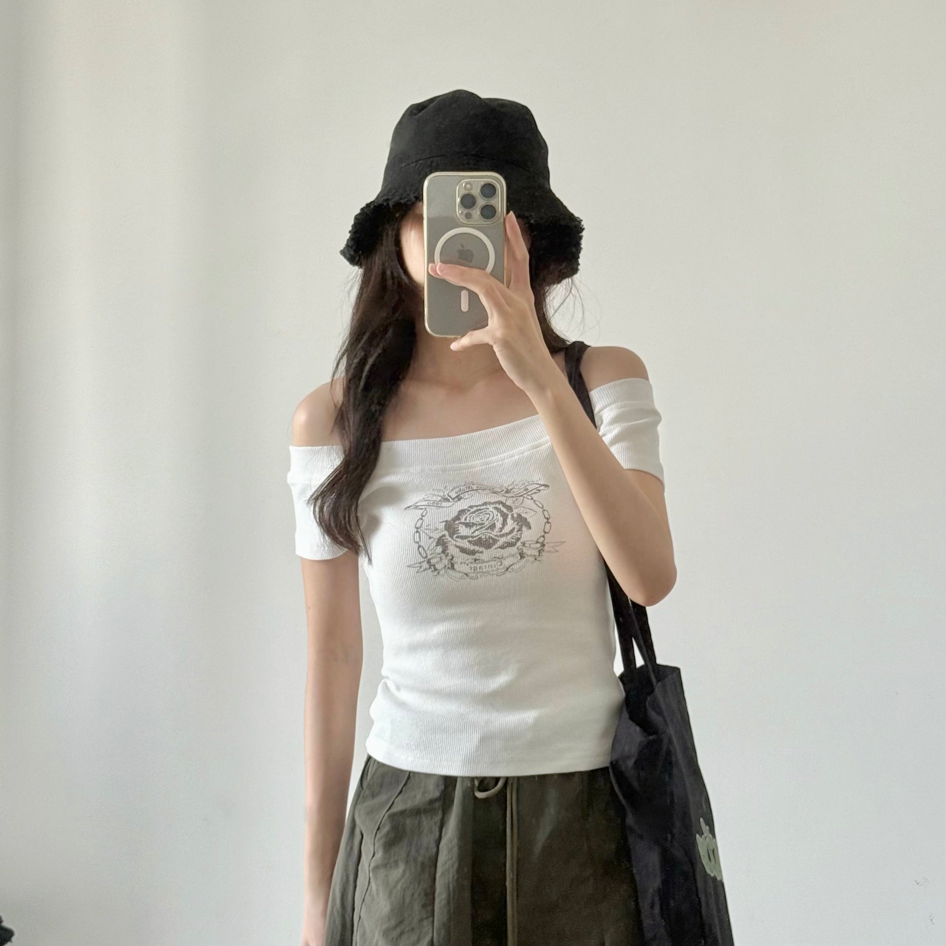 AUG25122 复盘古印花一字肩上衣 Vintage Floral Off Shoulder Top