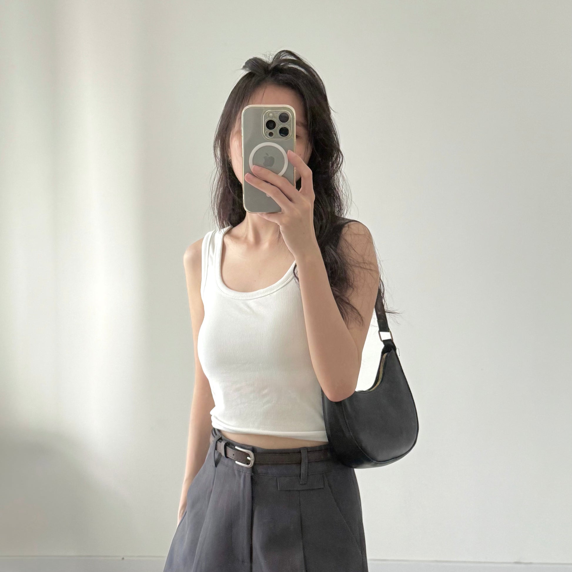 AUG25110 纯色带胸垫U领吊带背心 Basic U Neck Tank Top
