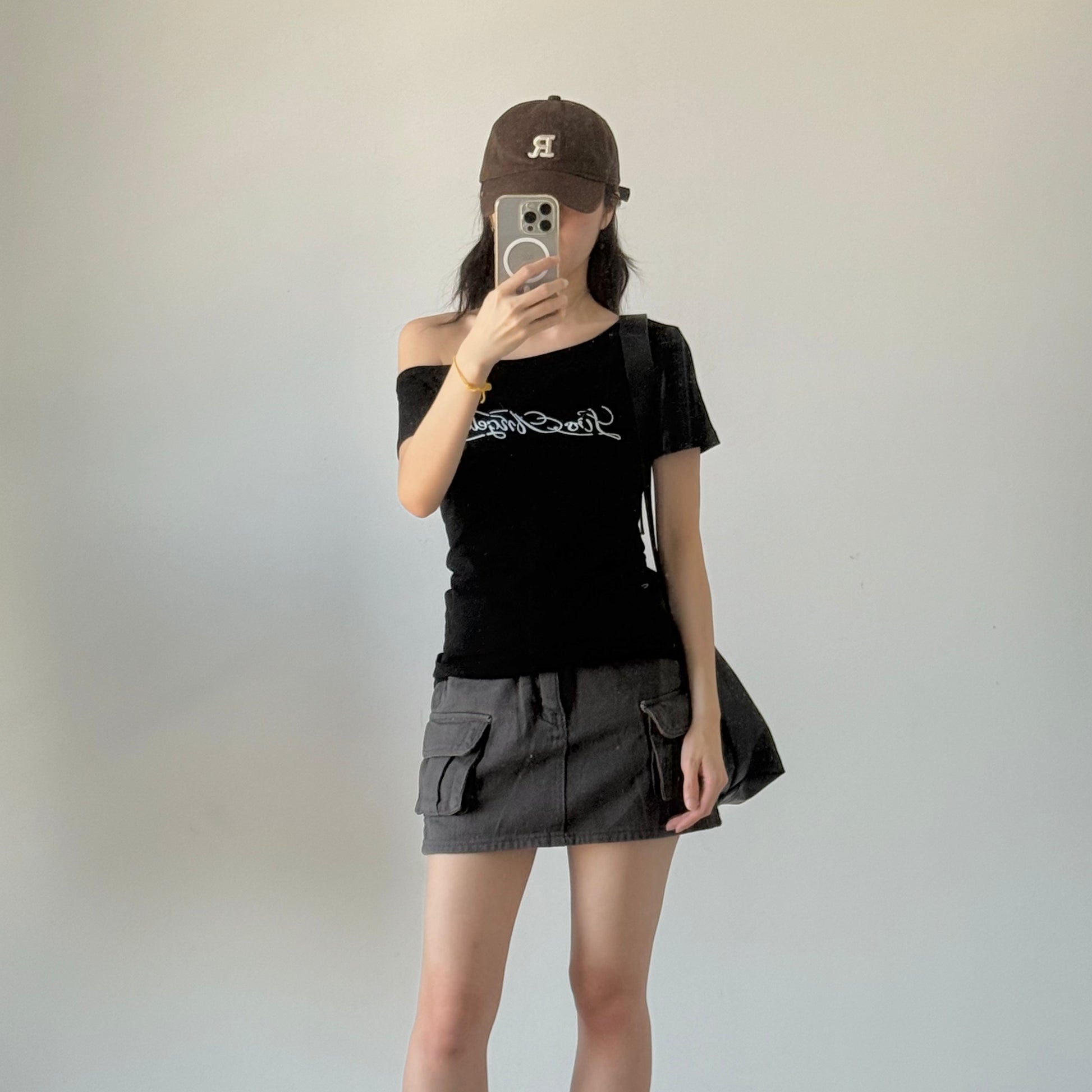 Slanted Shoulder Slim Top 美式辣妹斜肩印花T（JUL2503)