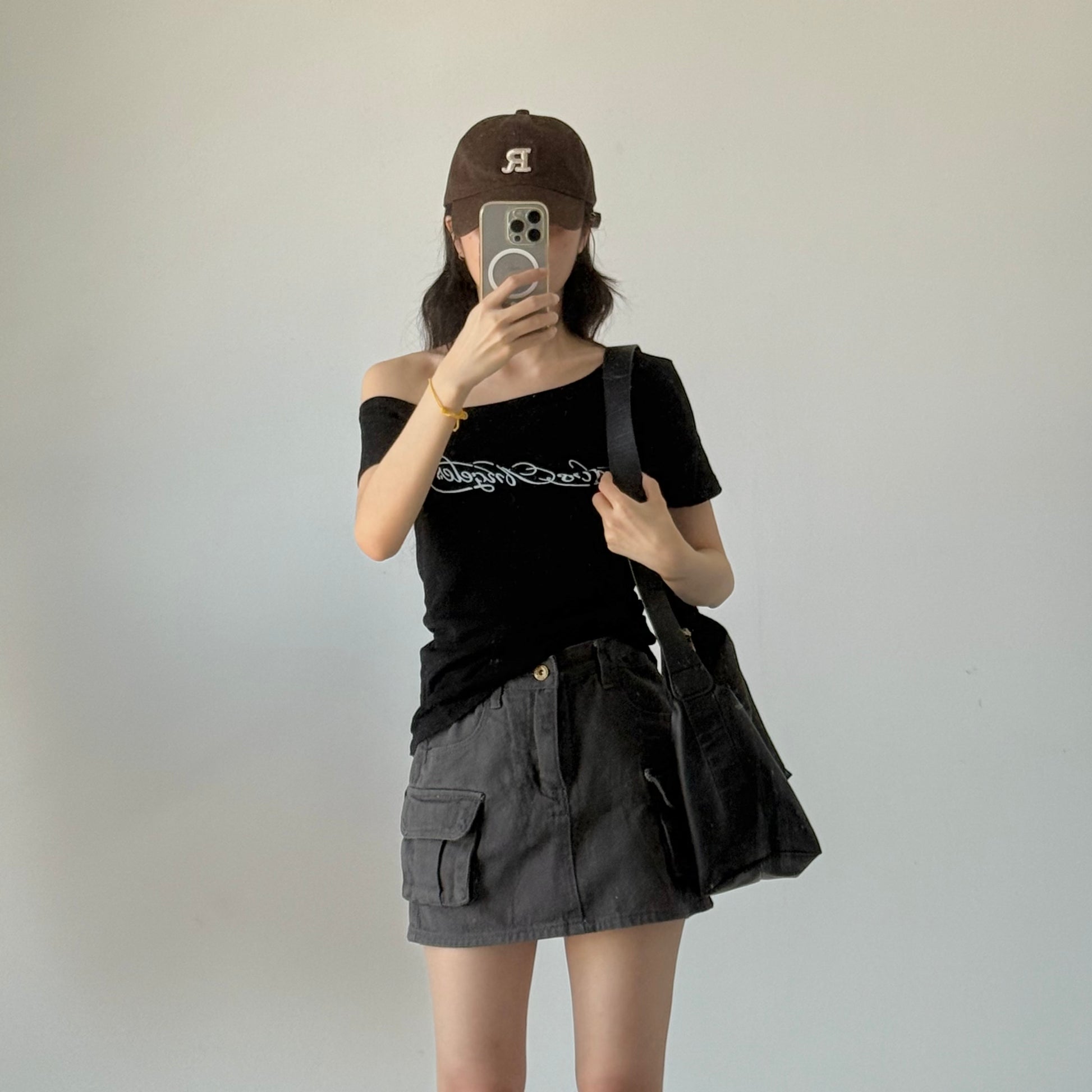 Slanted Shoulder Slim Top 美式辣妹斜肩印花T（JUL2503)