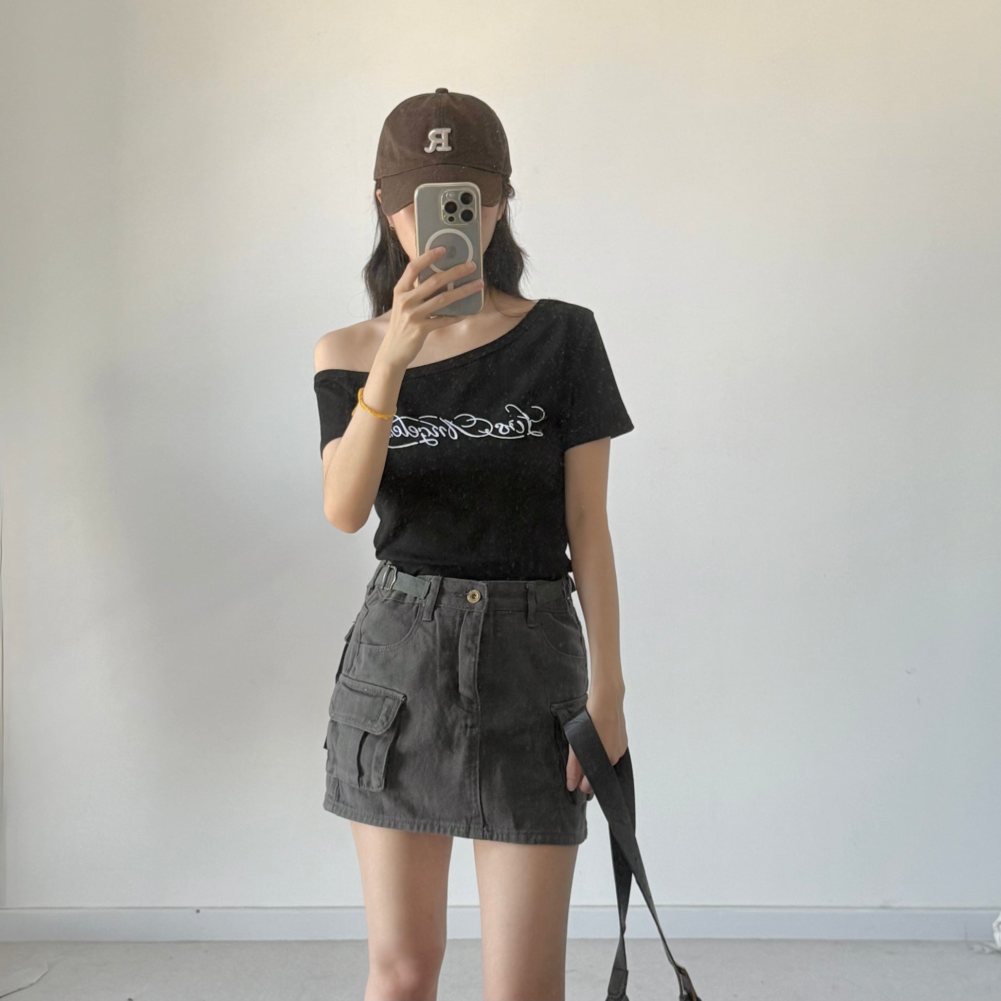 Slanted Shoulder Slim Top 美式辣妹斜肩印花T（JUL2503)
