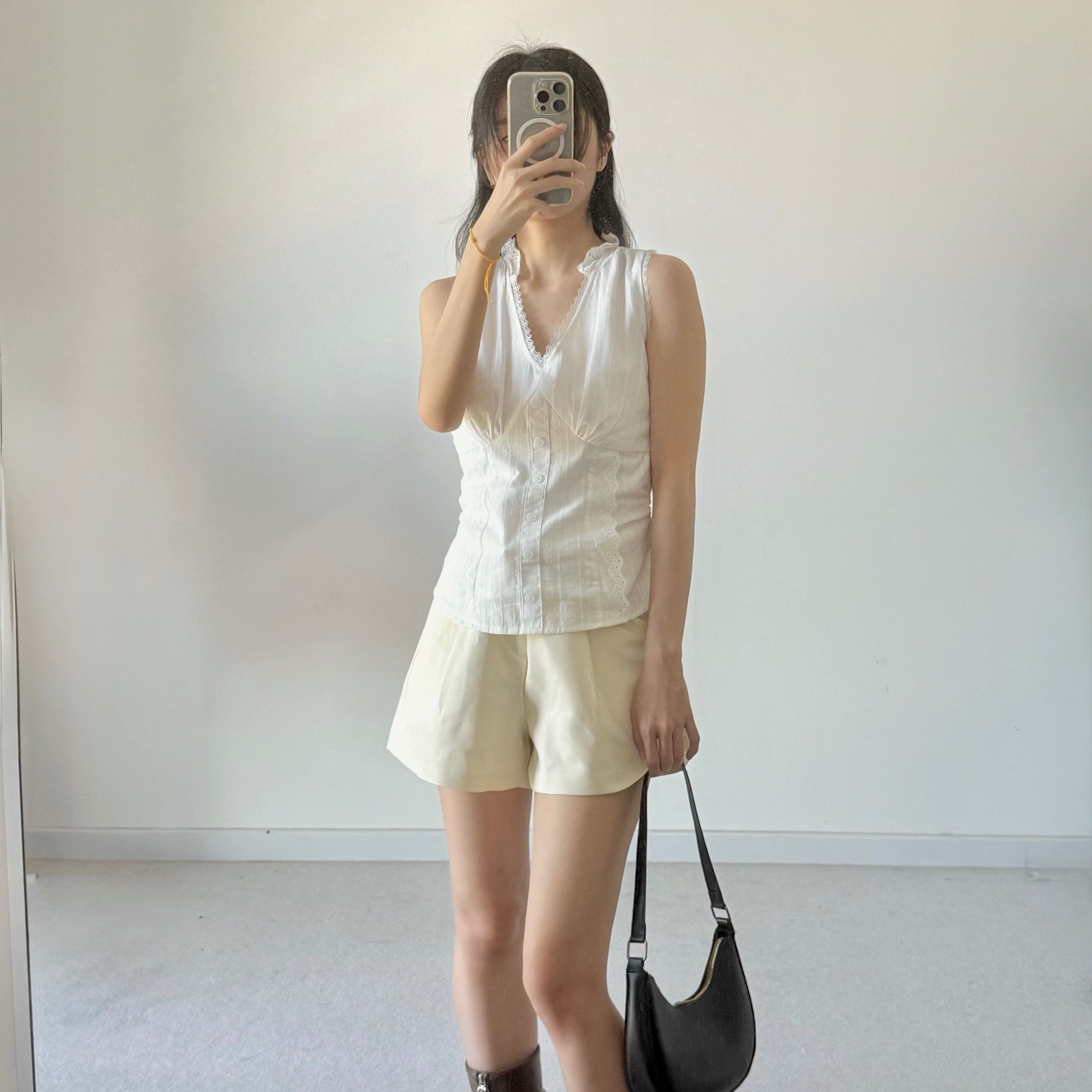 White Lace V-Neck Sleeveless Top蕾丝花边白色V领无袖衫上衣  (JUL2505)