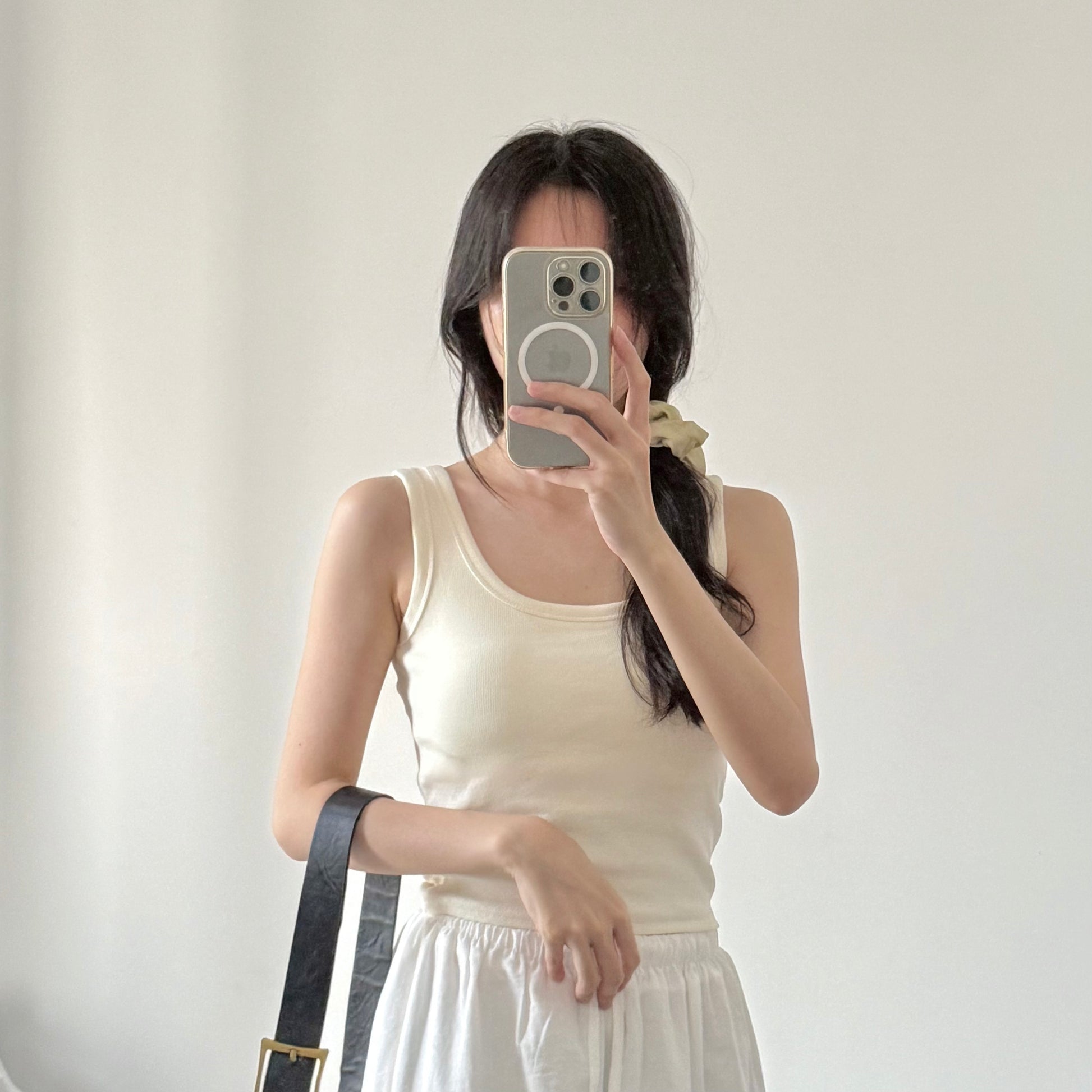 AUG25110 纯色带胸垫U领吊带背心 Basic U Neck Tank Top