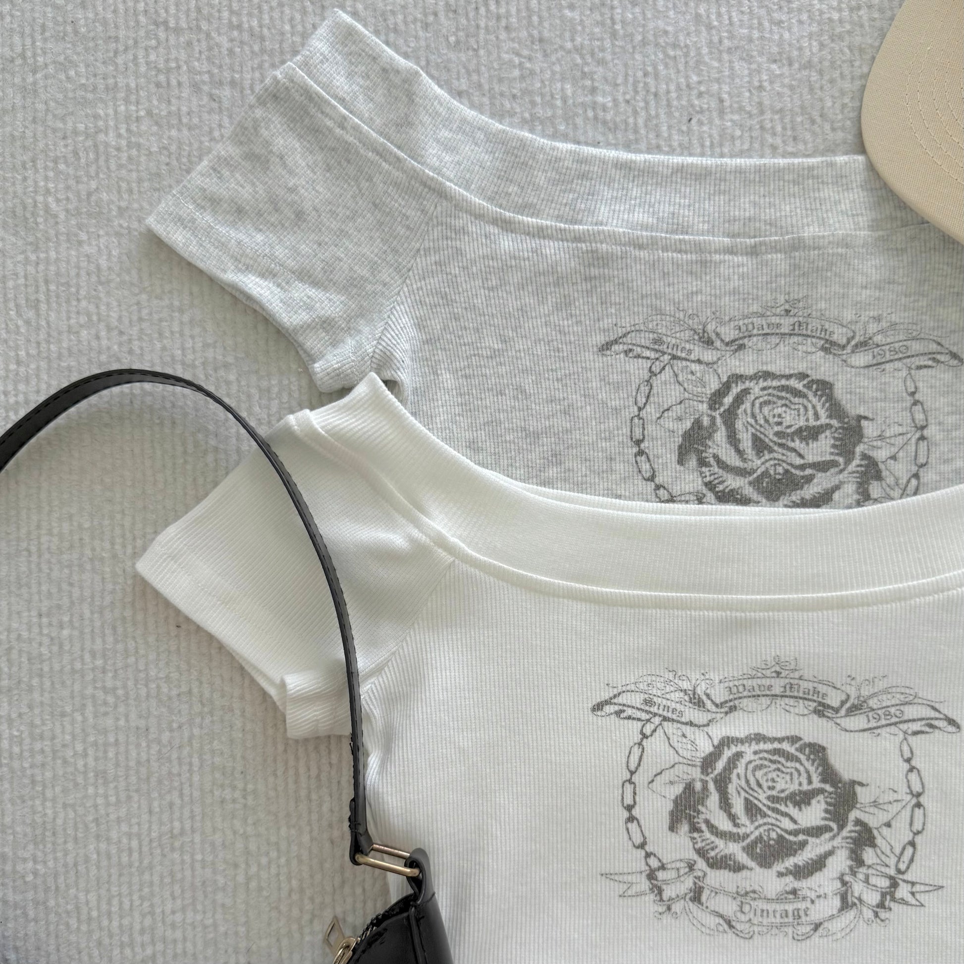 AUG25122 复盘古印花一字肩上衣 Vintage Floral Off Shoulder Top