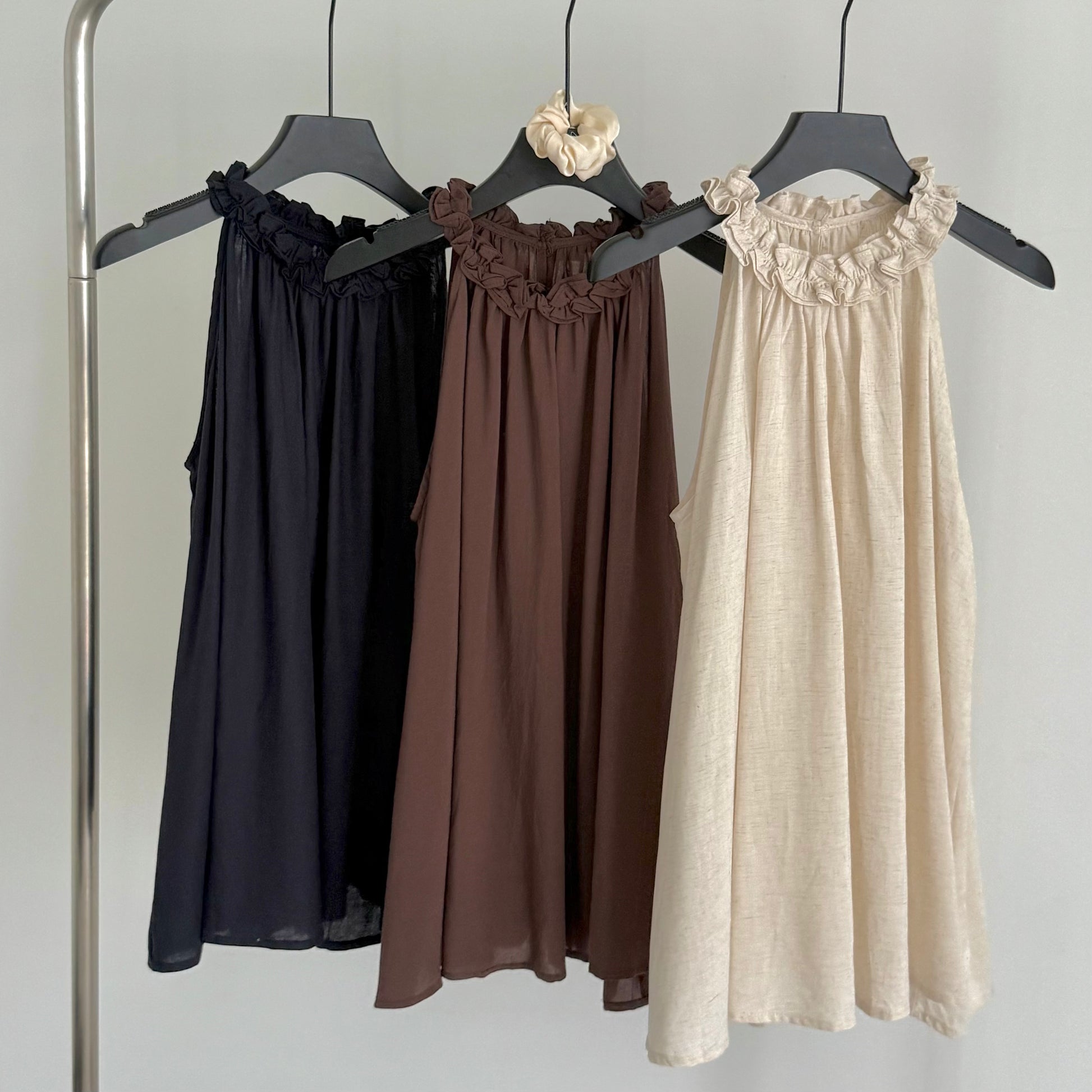 AUG25111 A字挂脖亚麻小衫背心 A-Line Halter Linen Top