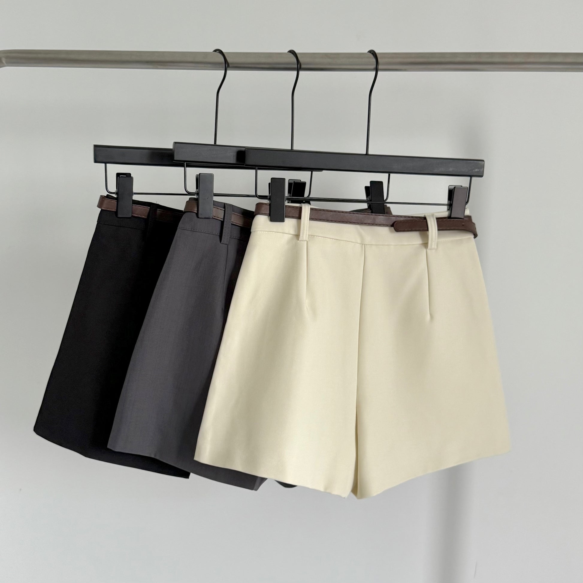 AUG25141 A字腰带西装短裤 A-Line Belted Suit Shorts