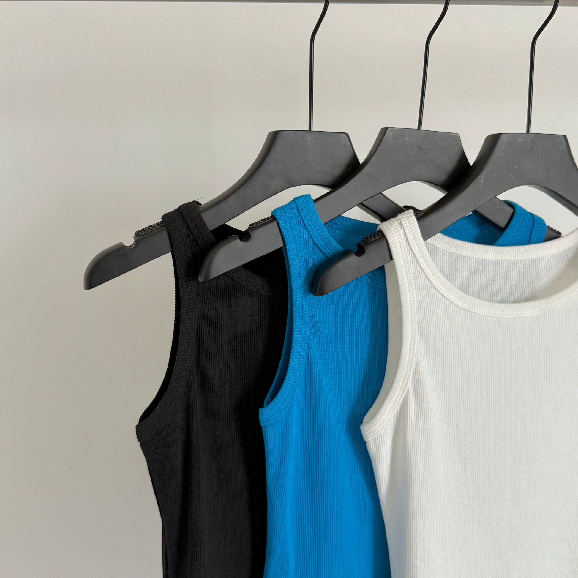 AU25112 不规则绑带吊带背心 Tie Strap Cami Top